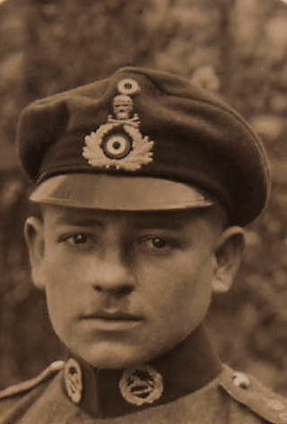 Freikorps &amp; Paramilitary Weimar Headgear in Period Photographs