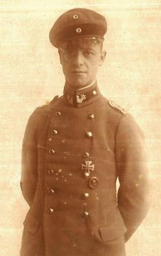 Freikorps &amp; Paramilitary Weimar Headgear in Period Photographs