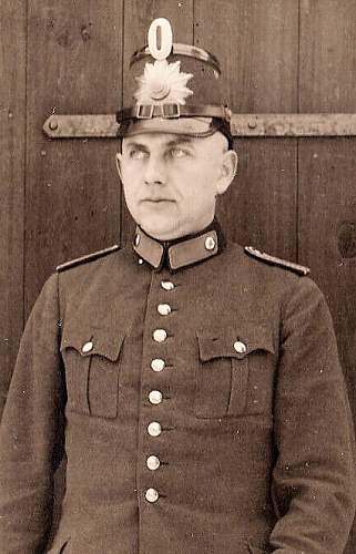 Po-Police Headgear in Period Photos