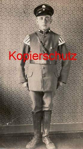 Freikorps &amp; Paramilitary Weimar Headgear in Period Photographs