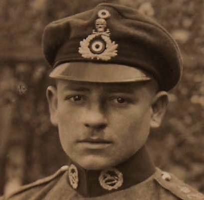 Freikorps &amp; Paramilitary Weimar Headgear in Period Photographs