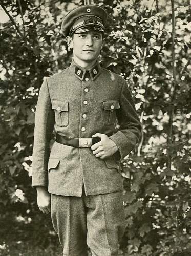 Freikorps &amp; Paramilitary Weimar Headgear in Period Photographs