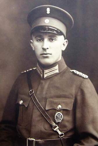 Po-Police Headgear in Period Photos