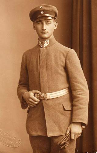 Freikorps &amp; Paramilitary Weimar Headgear in Period Photographs