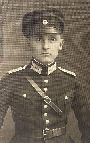 Po-Police Headgear in Period Photos