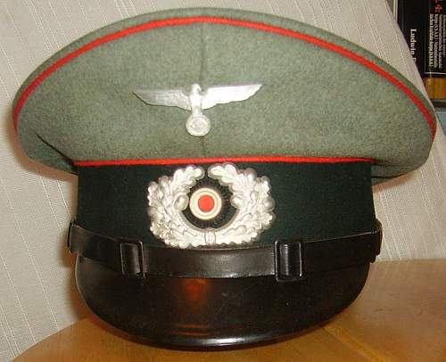 The evolution of the Army Service Cap 1900 to 1945l