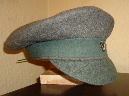 Homage to the 1919 pattern field cap....simple but nice