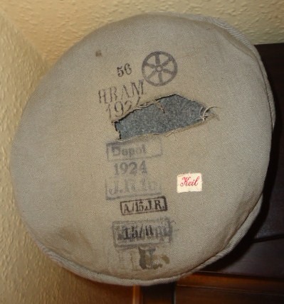 Homage to the 1919 pattern field cap....simple but nice