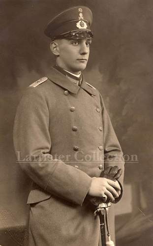 Tradtitions-Badged RW Headgear in Period Photographs