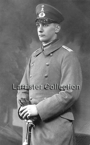 Tradtitions-Badged RW Headgear in Period Photographs