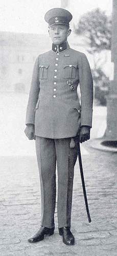 Po-Police Headgear in Period Photos