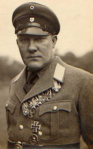 Freikorps &amp; Paramilitary Weimar Headgear in Period Photographs