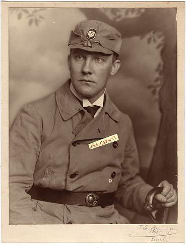 Freikorps &amp; Paramilitary Weimar Headgear in Period Photographs