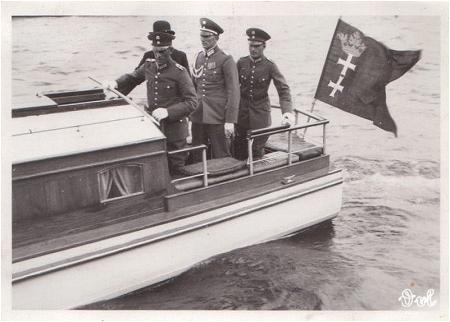 Po-Police Headgear in Period Photos