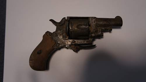 Some kind of Belgian pocket revolver?