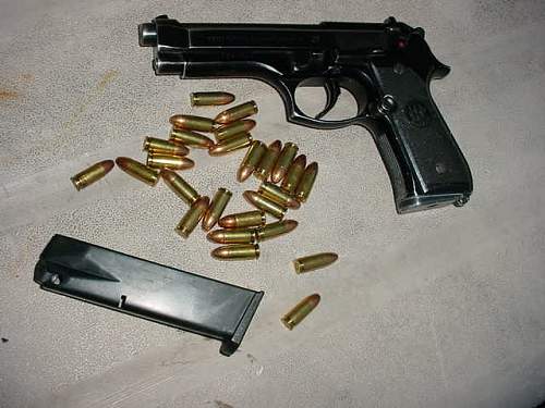 &quot;Lethal Weapon&quot; 92 Beretta pick up