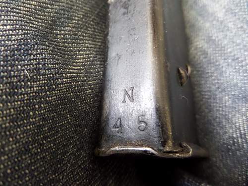 Help needed with marking on a Sten magazine