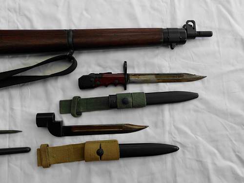 Lee Enfield No.4 Mk1* Long Branch with various bayonets