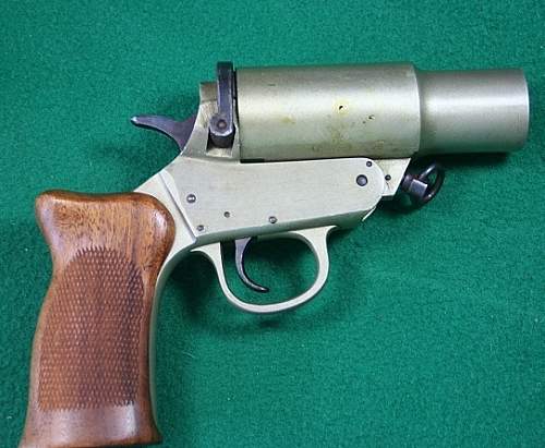 H &amp; R Mark IIIA One Inch Flare Guns