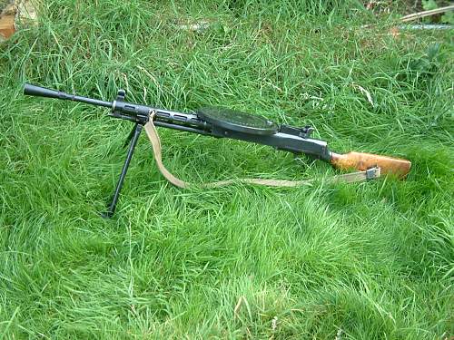 1941 Finnish DP28 with Suomi-style stock