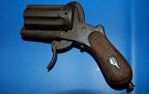 Pepperbox revolver