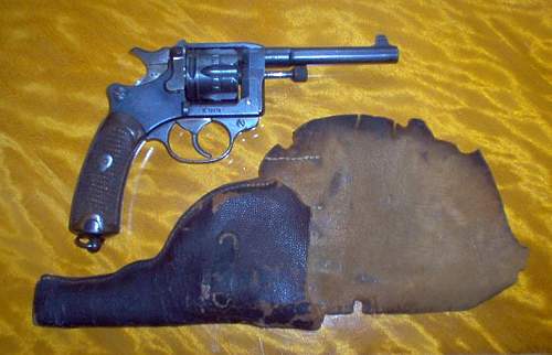 French Mlle. 1892 Service Revolver and Ersatz Holster