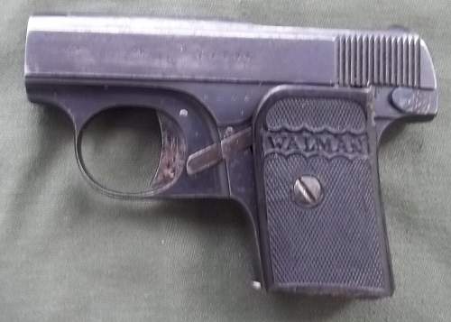 WALMAN 6.35mm SPANISH PISTOL W/CAPTURE PAPERS