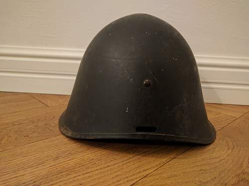 Help identifying Danish Helmet (likely WWII)