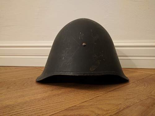 Help identifying Danish Helmet (likely WWII)