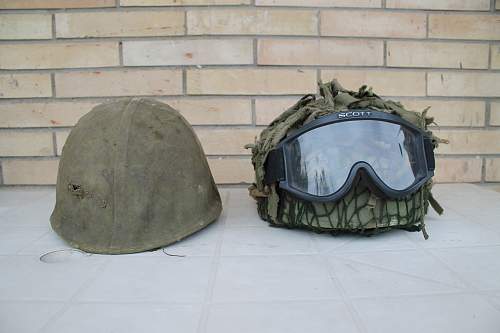 Pair of paratroopers helmet from the Falklands War