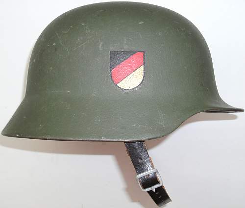 BGS helmets &quot;in service&quot; of the Bereitschaftspolizei ?