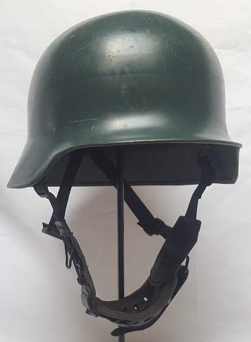 Helmets of the West-German &quot;Bundesgrenzschutz&quot; - &quot;Federal Border Guard &quot; - M 1953 - Trial 3-point chin strap
