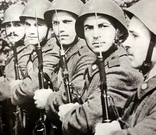 The mysterious M51, M72s Bulgarian helmets. Part 1