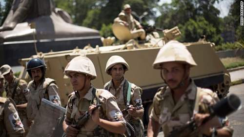 helmets in use by the Egyptian military