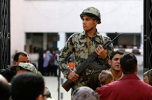 helmets in use by the Egyptian military