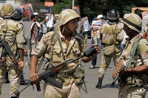 helmets in use by the Egyptian military