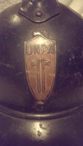 Italian UNPA steel helmet. French or Italian??