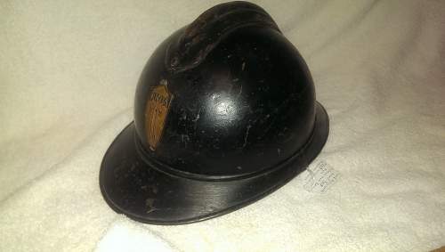 Italian UNPA steel helmet. French or Italian??