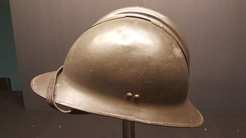 Ques Collection -- French helmets? ( post 4)