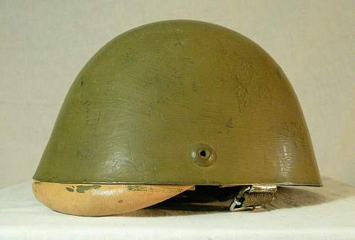 Post War Italian M 42/60 Paratrooper helmet