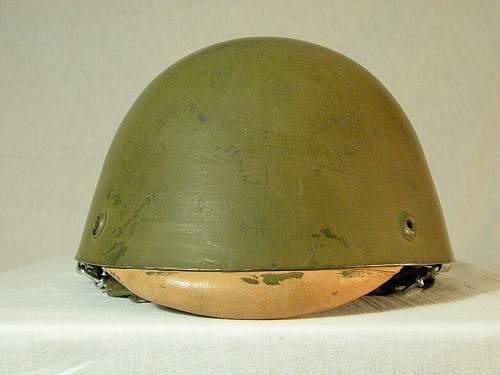 Post War Italian M 42/60 Paratrooper helmet