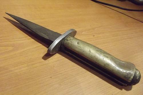 what is this trench knife?