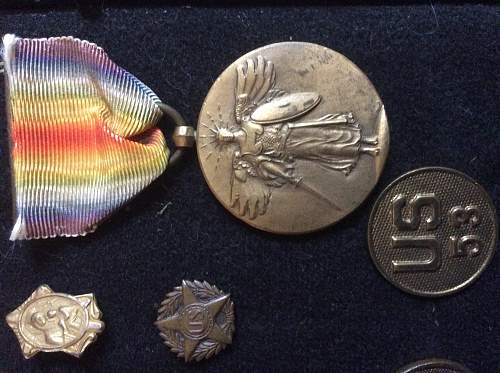 US WW1 Victory medal lapel pin