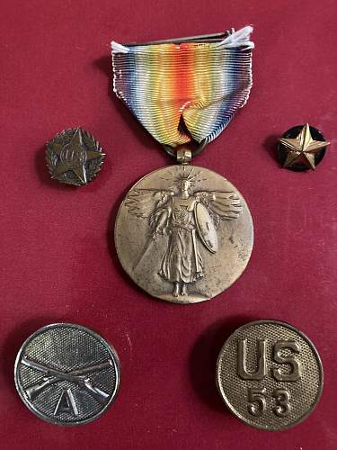 US WW1 Victory medal lapel pin