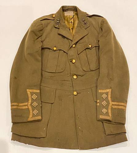 WW1 British officers uniform need help