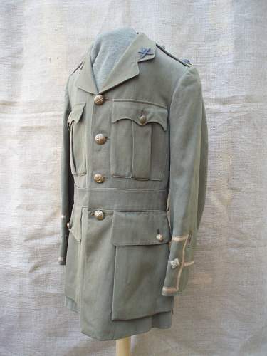 WW1 British officers uniform need help