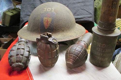 US 101st Inf Reg 26th ID helmet part of vet lot