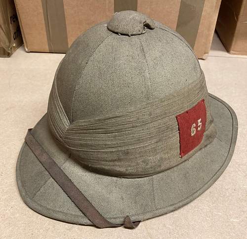 pith helmet help on it please