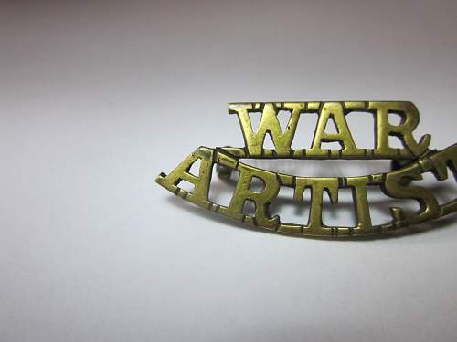 WW1 War Artist brass shoulder title.