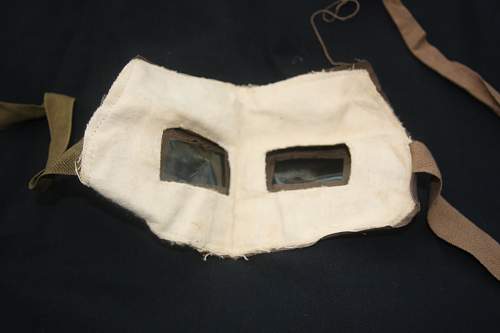 Can anyone help with identification of this British ww1 gas visor / face mask?